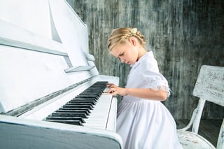 asbo_blog_girl_at_piano.jpg